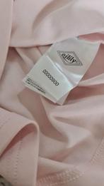 Oilily zachtroze T-shirt met V-hals, maat L, Kleding | Dames, Oilily, Maat 42/44 (L), Ophalen of Verzenden, Korte mouw