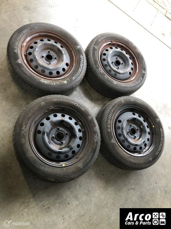 Kia Rio Banden Set (2 STUKS)  Origineel 185/65/15 7mm, Gebruikt, 15 inch, Band(en), 185 mm