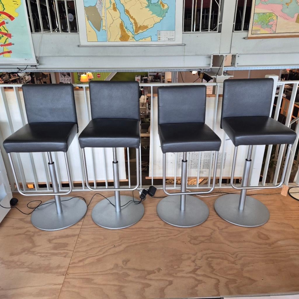 Jason Stool | Walter Knoll | Design barkrukken | set van 4, Huis en Inrichting, Barkrukken, 60 tot 90 cm, Betreft tweedehands Walter Knoll