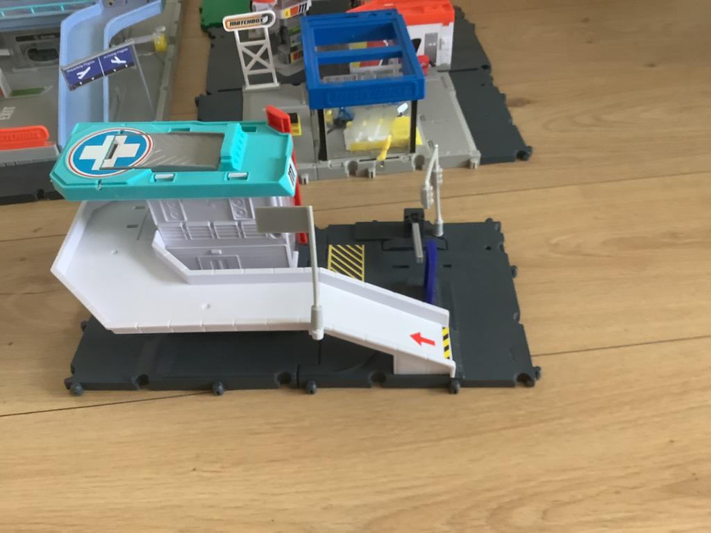 Matchbox action drivers hospital/garage, Ophalen of Verzenden, Gebruikt
