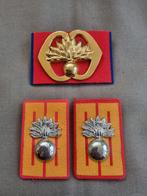 Setje Garde Grenadiers (oogjes), Verzamelen, Ophalen of Verzenden, Landmacht, Nederland, Embleem of Badge