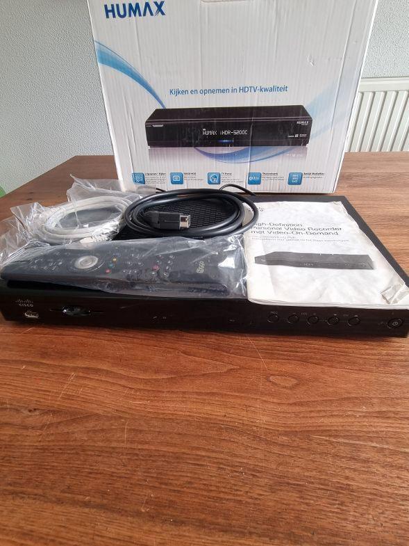 Humax i-HDR 5200C met 23 inch Philips TV tevens PC monitor, Audio, Tv en Foto, Televisies, Zo goed als nieuw, LCD, 40 tot 60 cm