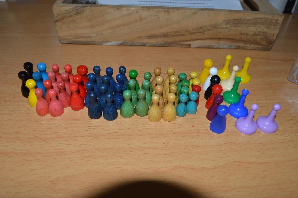 ruim 50 oude /vintage / houten pionnen voor spelletjes, Ophalen of Verzenden