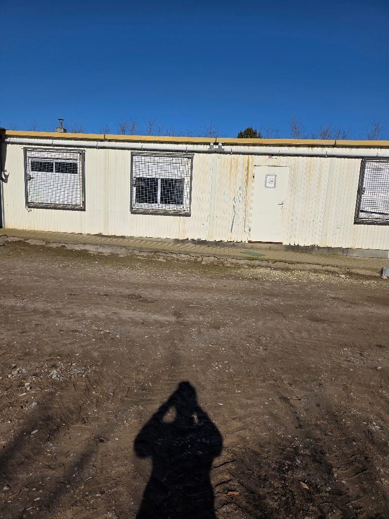 Gratis 5 wooncontainers 8m x 3m, Ophalen, Gebruikt