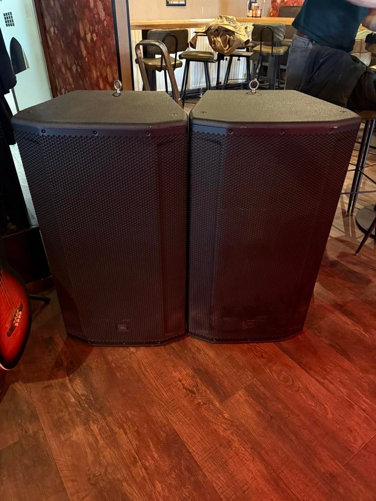 JBL SRX 835P (actief), Ophalen, Zo goed als nieuw, Minder dan 500 watt