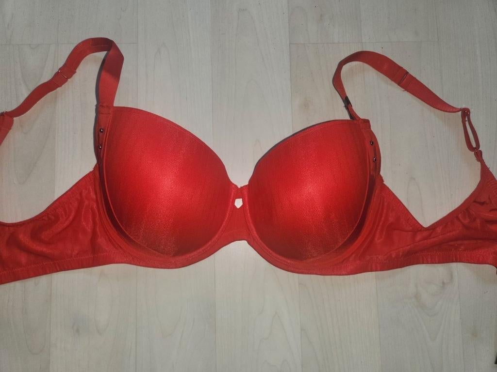 Nieuwe After Eden BH 90E Rood met kaartjes, After Eden, Ophalen of Verzenden, Rood, BH
