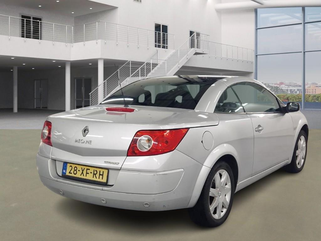 Renault Mégane Coupé-Cabriolet 2.0-16V Tech Line, Auto's, Renault, Voorwielaandrijving, 1998 cc, 135 pk, Gebruikt