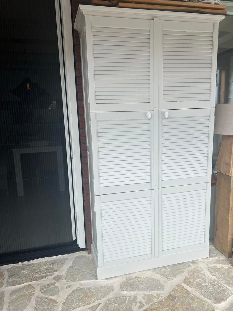 Witte hardhouten kast met louvredeuren, Ophalen, Gebruikt, 200 cm of meer, 50 tot 100 cm