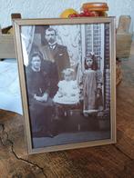 Oud fotolijstje met bol glas ( nr.11), Ophalen of Verzenden