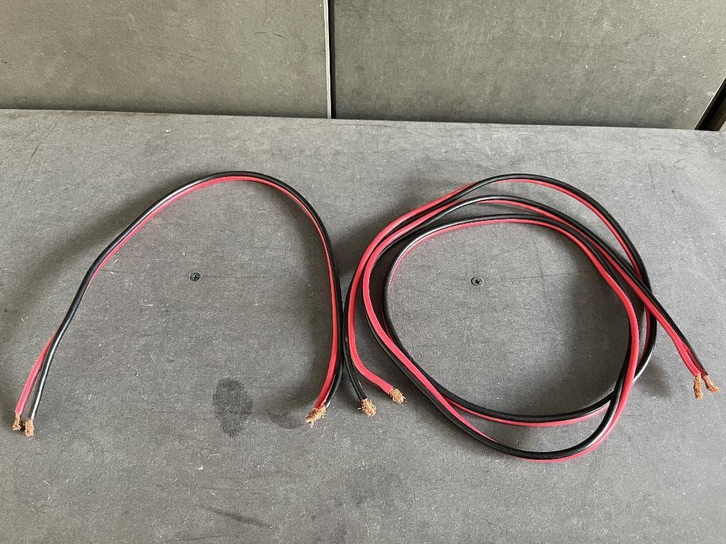 luidsprekerkabels merk onbekend, Audio, Tv en Foto, Audiokabels en Televisiekabels, Ophalen of Verzenden, Gebruikt, Minder dan 2 meter