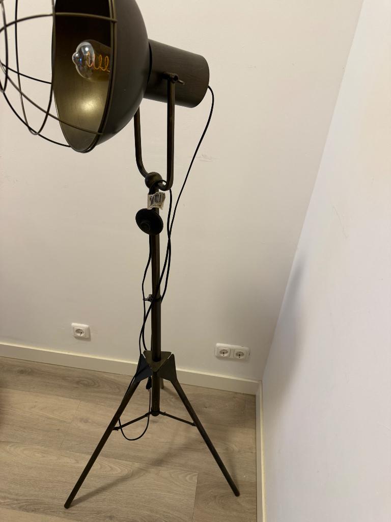 Staande lsmp, Huis en Inrichting, Lampen | Vloerlampen, Ophalen, Zo goed als nieuw, Metaal, 150 tot 200 cm