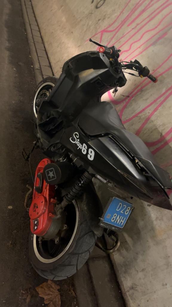 Onderdelen te koop scooters 2t piagio/peugeot/yamaha, Fietsen en Brommers, Brommeronderdelen | Scooters, Ophalen, Zo goed als nieuw