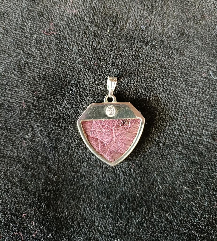 Vintage Zawadi Struisvogellederen Hanger met Swarovski, Overige materialen, Gebruikt, Overige voorstellingen, Paars