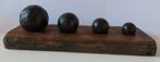 Uit inboedel;  4 Antieke kanonskogels, 4 maten/ incl verzend, Verzenden