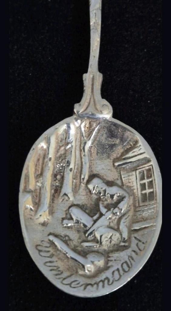 Anieke lepel "wintermaand" zilver met ingegraveerde naam, Antiek en Kunst, Antiek | Goud en Zilver, Ophalen of Verzenden, Zilver