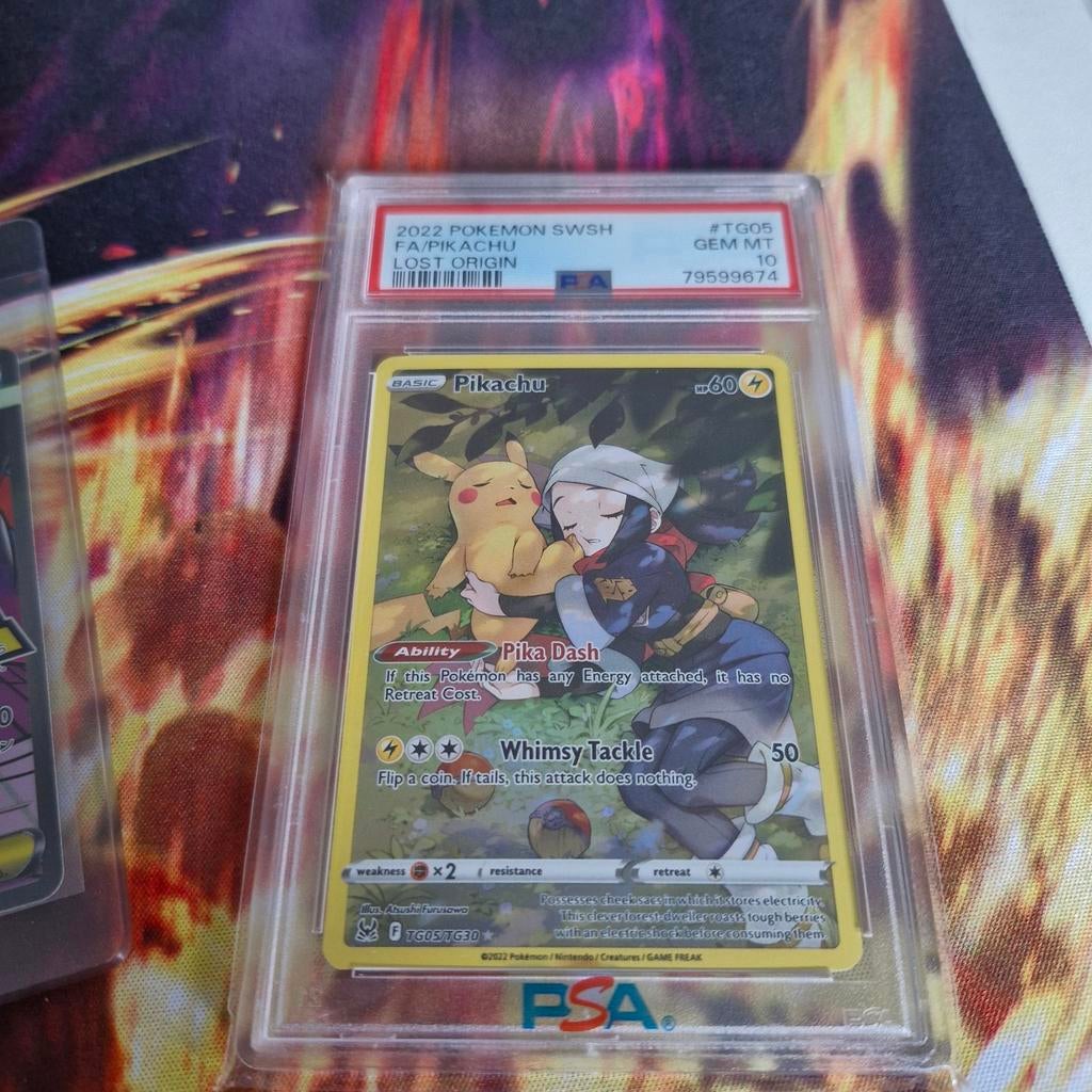 PSA 10 Mint Pikachu TG05 - Lost Origin - Investment, Ophalen of Verzenden, Nieuw, Losse kaart