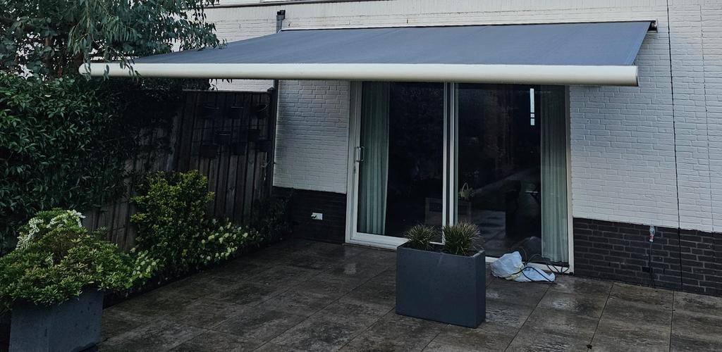 Weinor elektrisch zonnescherm met afstandsbediening, Ophalen, 450 cm of meer, Elektrisch, Zo goed als nieuw