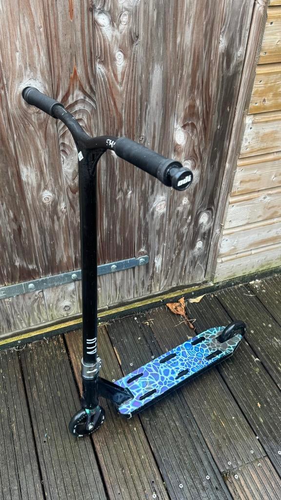 Custom stunt step, Fietsen en Brommers, Steps, Ophalen, Zo goed als nieuw, Gewone step