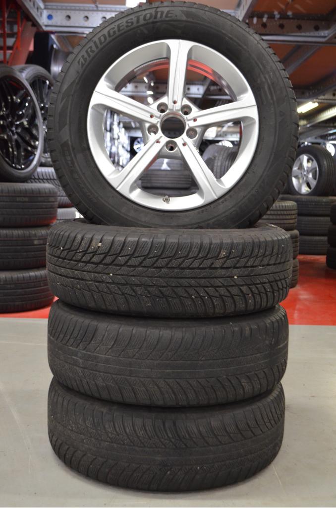 Org. 17" Mercedes GLA W177 Velgen ET44 + Winterbanden + TPMS, Auto-onderdelen, Banden en Velgen, Niet ingevuld, Banden en Velgen