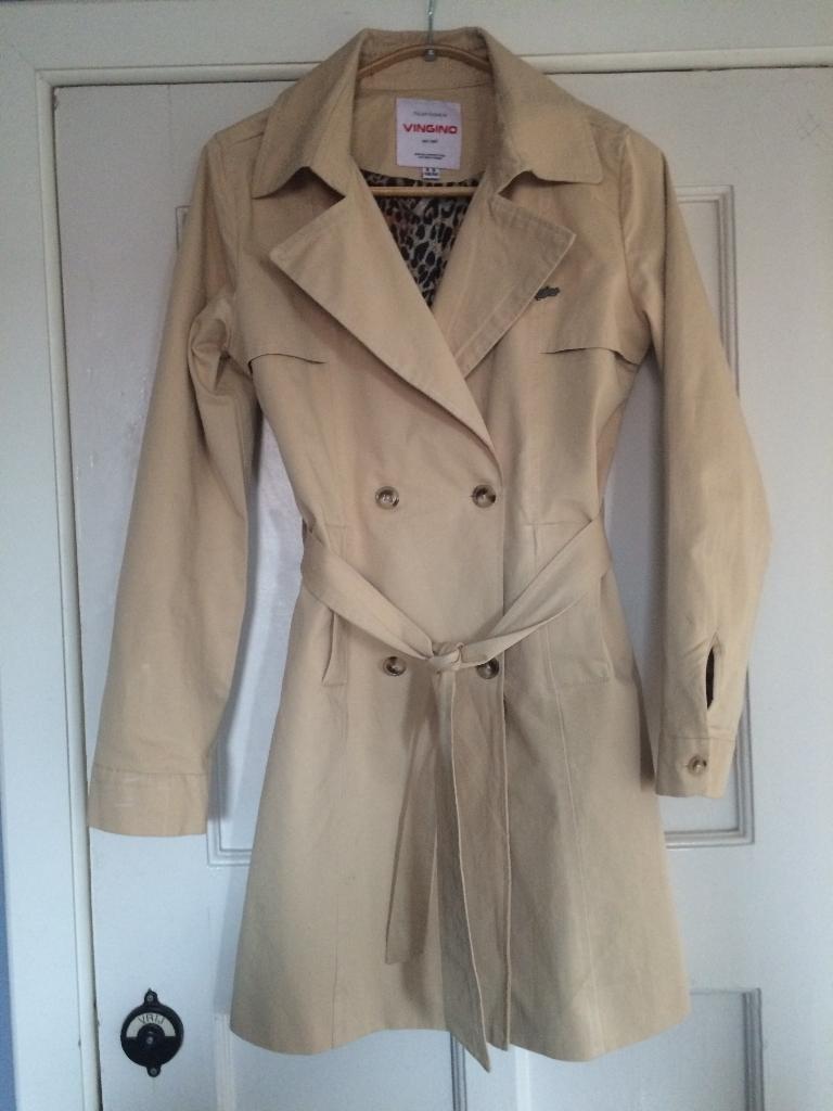 Vingino trenchcoat zandkleur maat 158/164 - ZGAN!, Meisje, Ophalen of Verzenden, Zo goed als nieuw, Vingino