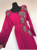 Prachtige fuchsia roze kaftan met bloemen - Maat 38, Kleding | Dames, Gelegenheidskleding, Maat 38/40 (M), Overige typen, Ophalen of Verzenden