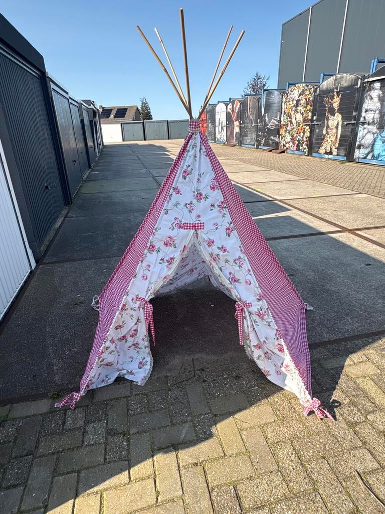 Handgemaakte Tipi Tent - Roze Ruit en Bloemenprint, Kinderen en Baby's, Speelgoed | Speeltenten, Ophalen of Verzenden, Zo goed als nieuw