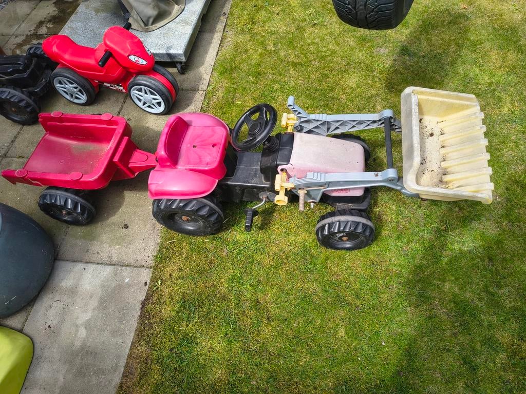 Traptractor, wel wat scheuren maar trapt nog goed., Kinderen en Baby's, Speelgoed | Buiten | Skelters, Ophalen, Gebruikt, Overige merken