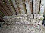 100 betonklinkers met een grind- of splitstructuur, Ophalen, Zo goed als nieuw, Beton, Terrastegels