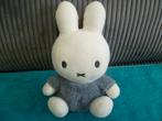 Grote nijntje Miffy Dick Bruna / Tiamo / grijs harig  rammel, Ophalen of Verzenden, Zo goed als nieuw, Overige typen