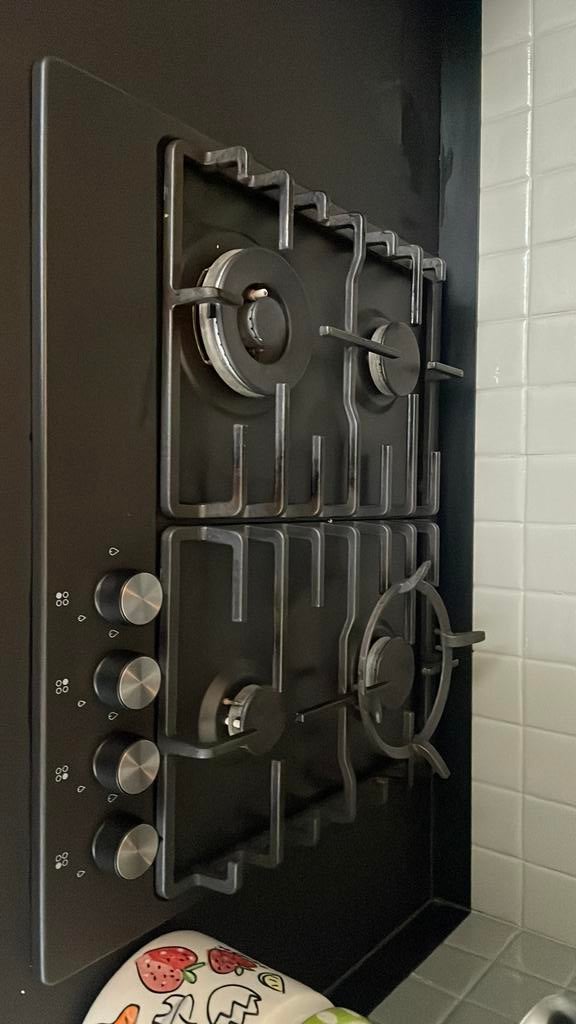 Gebruikt gasfornuis zwart, Ophalen, 4 kookzones, Zo goed als nieuw, Gas