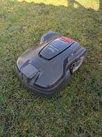 Husqvarna Automow 305 robot grasmaaier incl. garage, Ophalen, Gebruikt, Bestuurbaar via app, 20 tot 25 cm