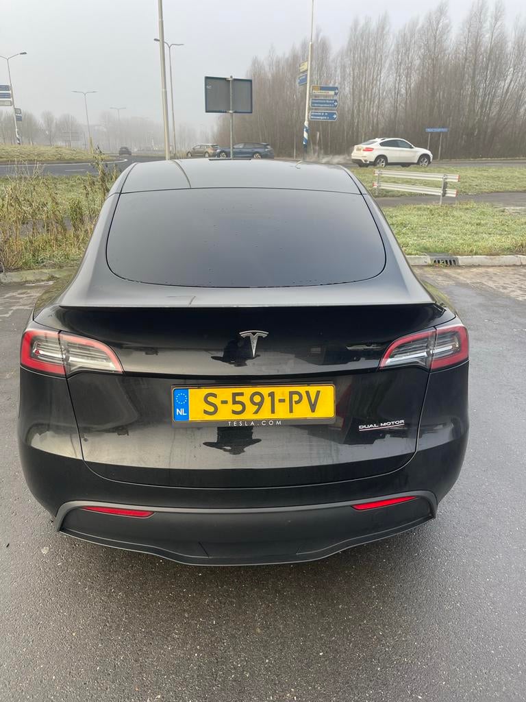 Tesla Model Y Performance SoH 93%, Auto's, Tesla, Verblindingsvrij grootlicht, 1972 kg, Zwart, Origineel Nederlands