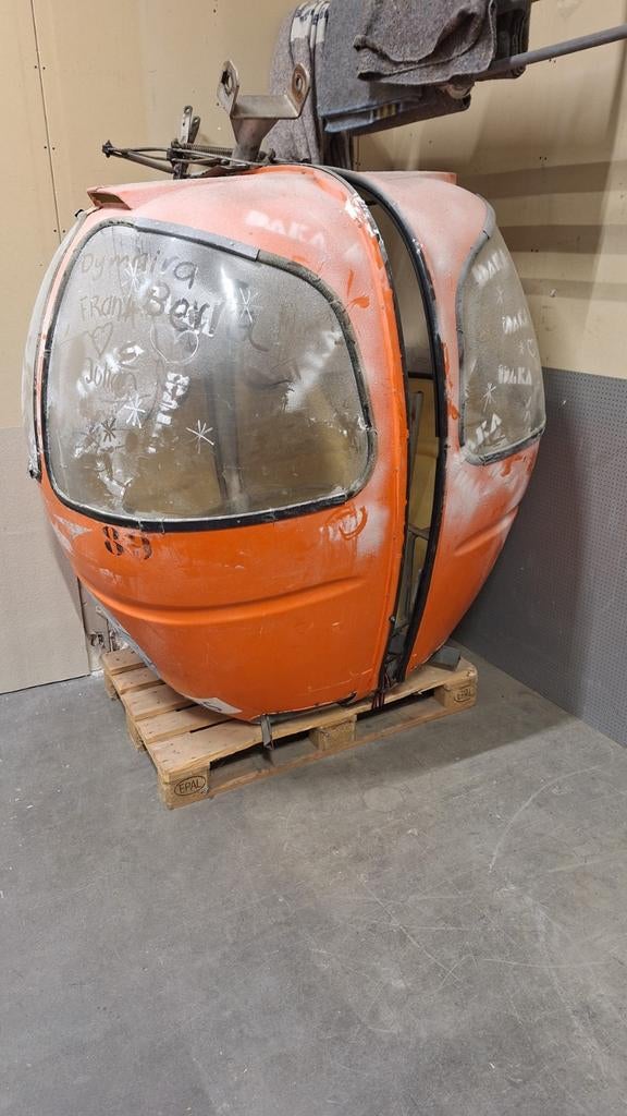 Oranje Gondel. Opknapper!, Ophalen, Gebruikt, 250 mm of meer