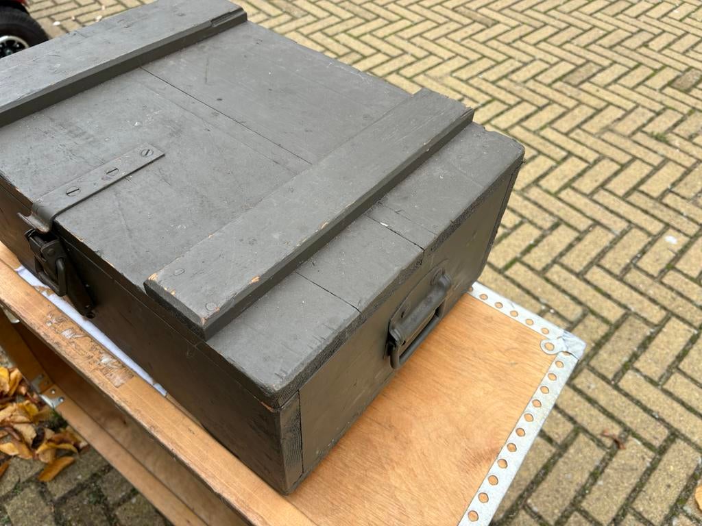 Houten legerkist, Ophalen, Landmacht, Nederland, Kist of Geocache