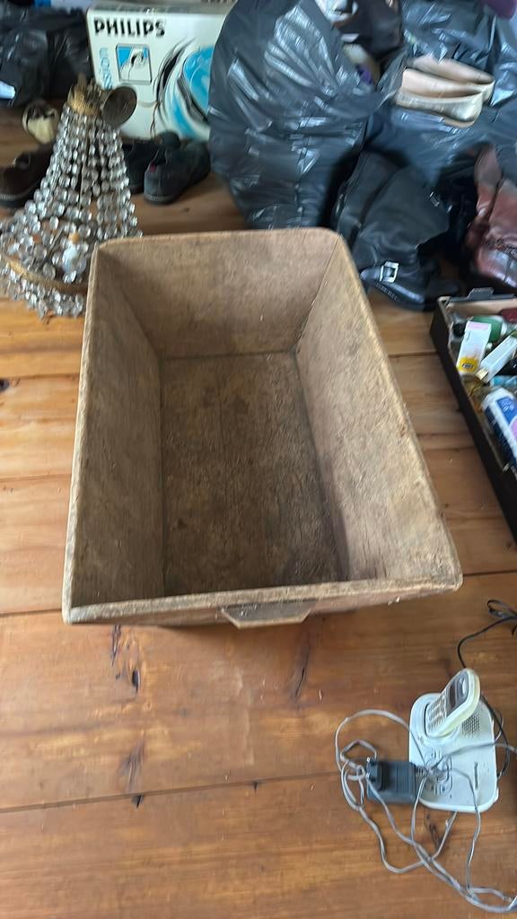 Antieke franse houten voederbak ter decoratie troog, Ophalen