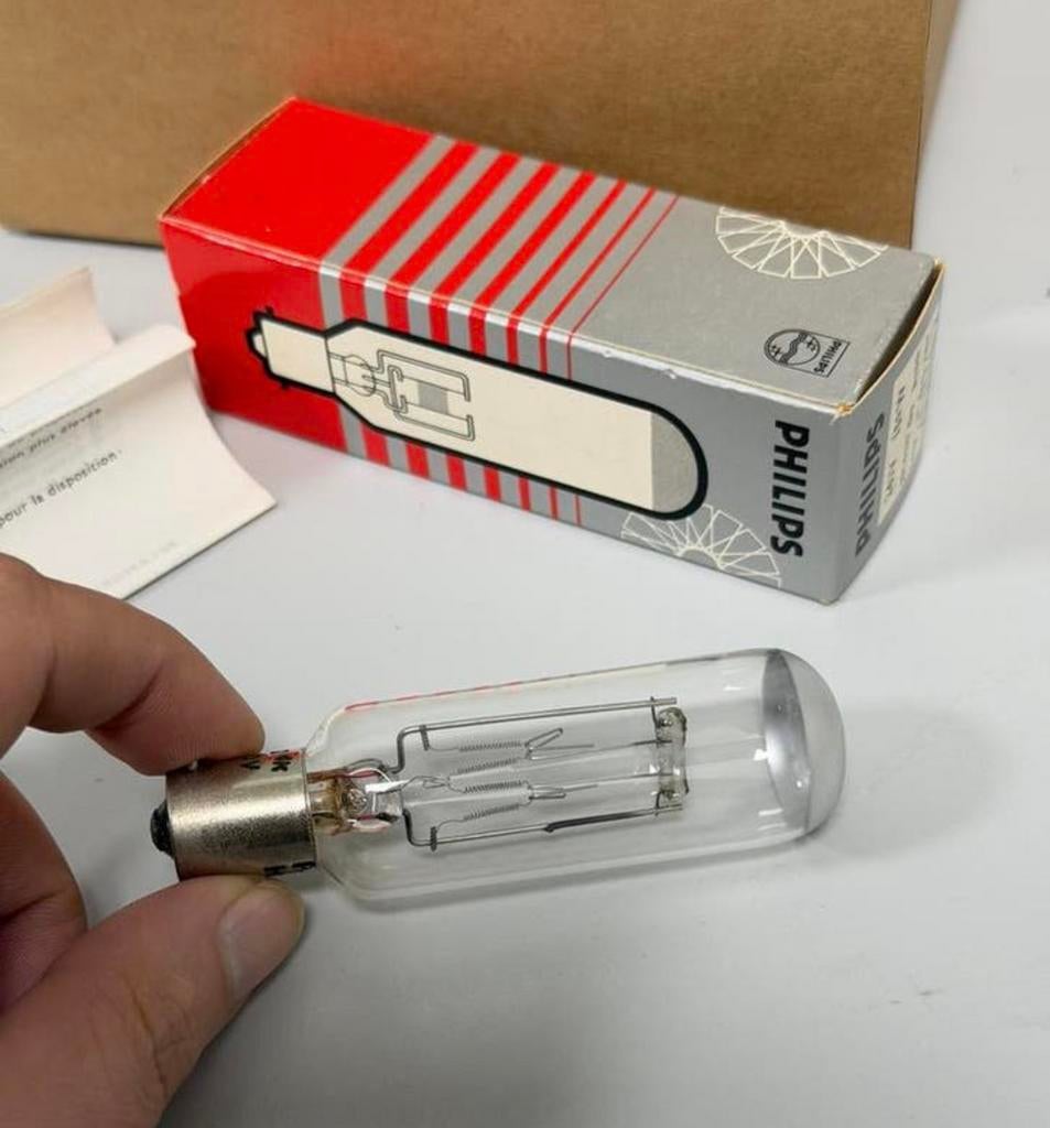 Philips projectorlamp 1314IN B15s 150W 240V NOS gloeilamp, Verzamelen, Ophalen of Verzenden, H, H, H