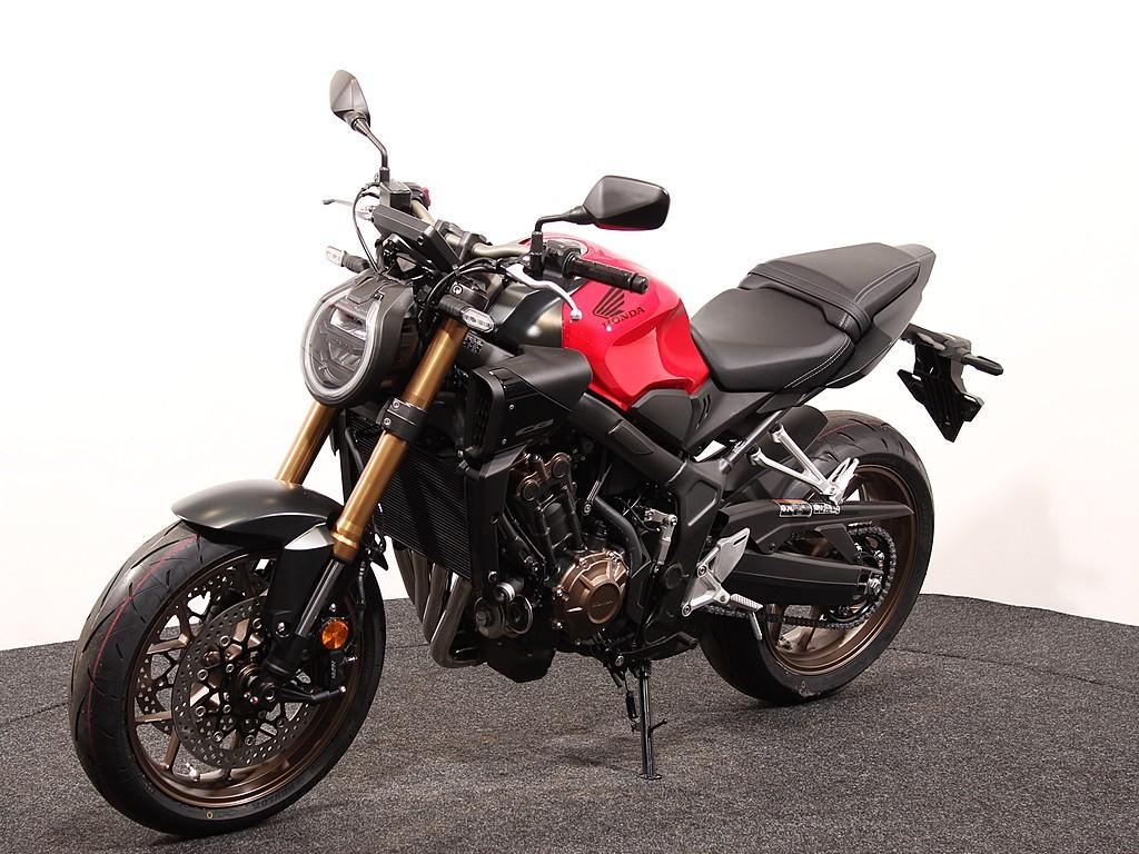 Honda CB 650 RC, Bedrijf, Naked bike