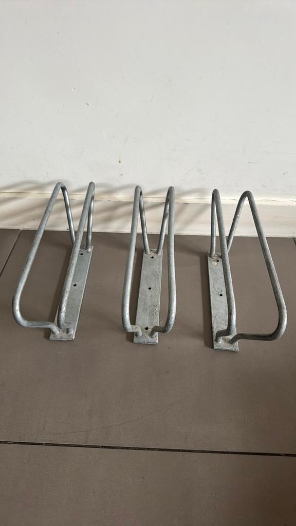 3 fietsbeugels, Ophalen, Zo goed als nieuw