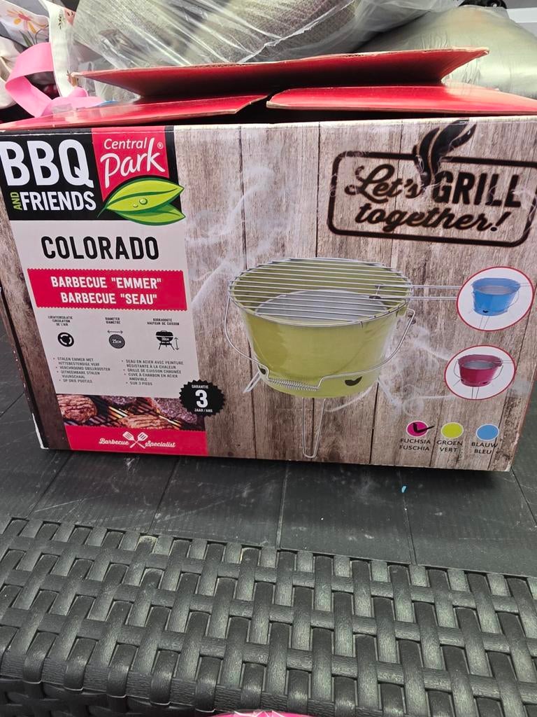 Nieuwe Central Park Colorado Barbecue Emmer - Roze, Ophalen, Nieuw, Central Park, Met accessoires