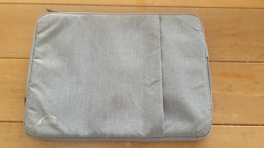 Laptophoes grijs met voorvak en handvat 30x40cm, Computers en Software, Laptophoezen, Ophalen of Verzenden, 17 inch of meer, Zo goed als nieuw