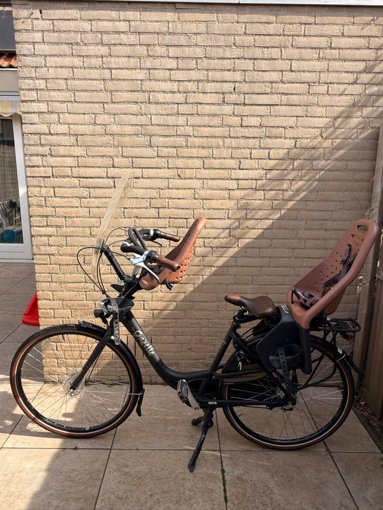 Gazelle Bloom fiets met 2 Yepp kinderzitjes, Fietsen en Brommers, Fietsaccessoires | Fietsstoeltjes, Ophalen, Gebruikt