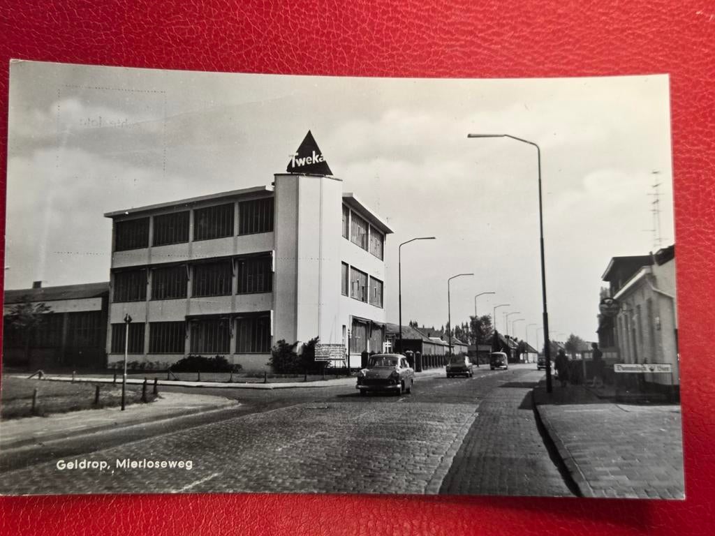 Geldrop Mierloseweg met fabriek Tweka, Ophalen of Verzenden