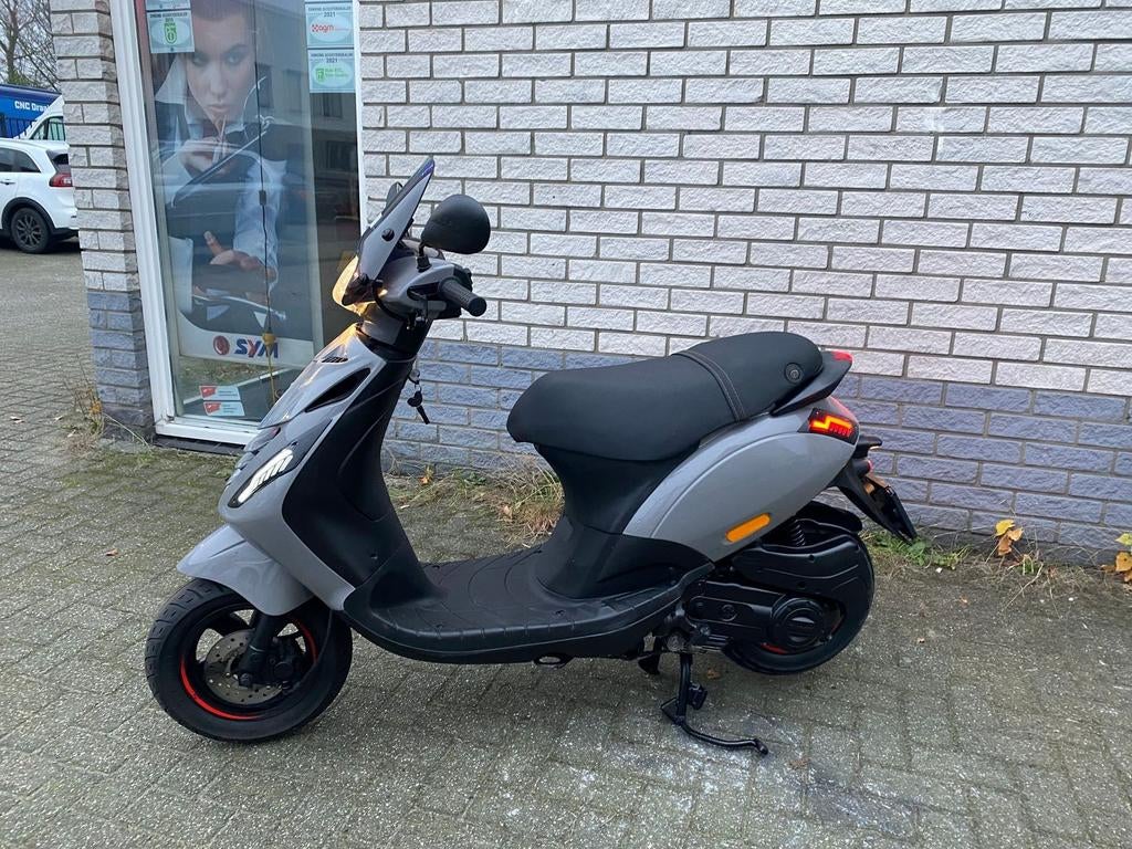 PRACHTIGE:PIAGGIO ZIP SP 45KM NARDO GREY BJ2021 9000KM, PIAGGIO, Onbekend, Onbekend, Piaggio