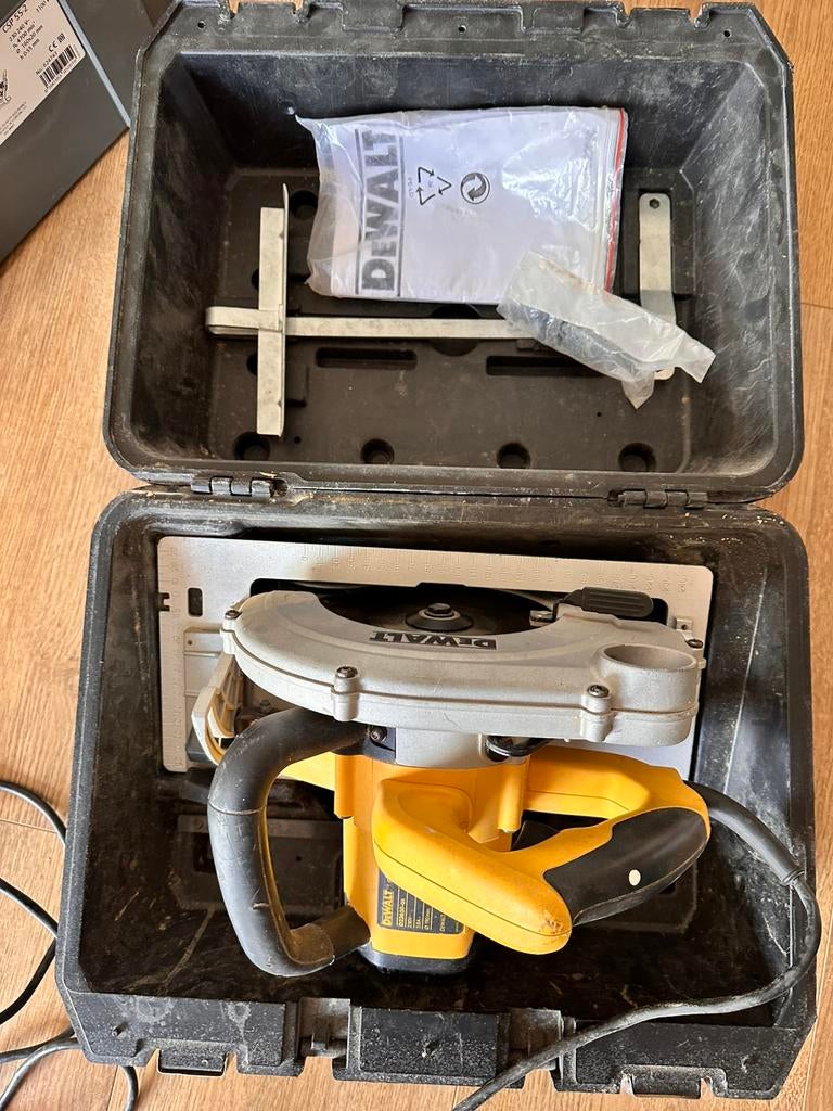 DeWalt cirkelzaag, Ophalen, Cirkelzaag, Zo goed als nieuw, 30 tot 70 mm