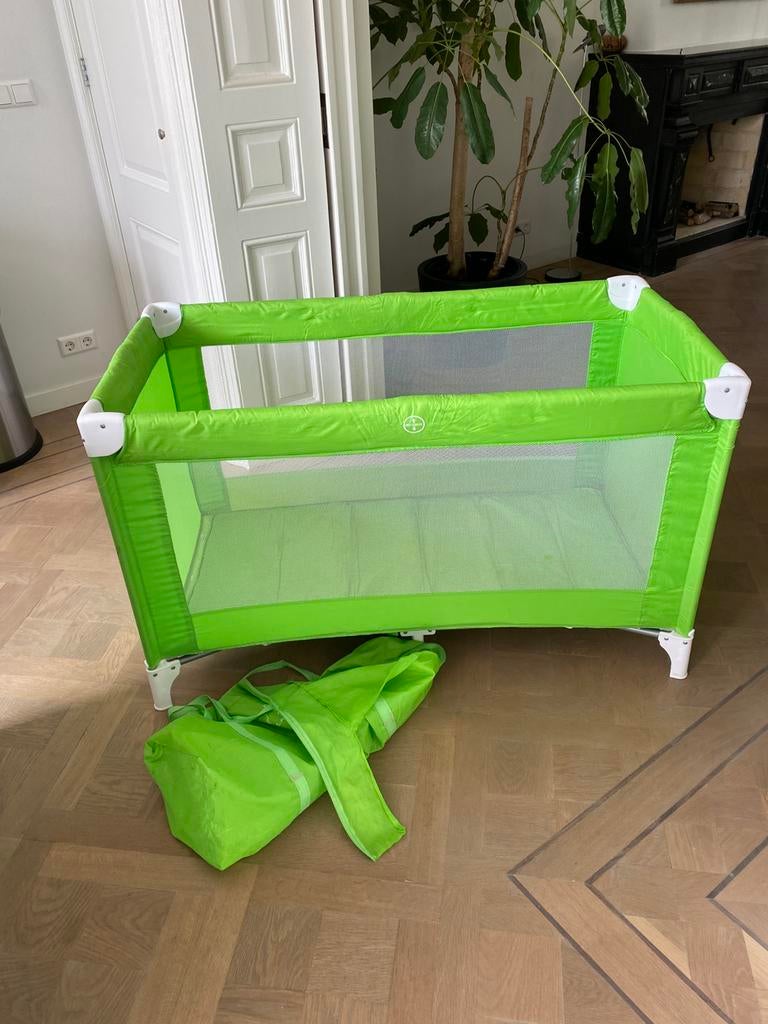 Camping bed, Kinderen en Baby's, Ophalen, Zo goed als nieuw, Reisbedje