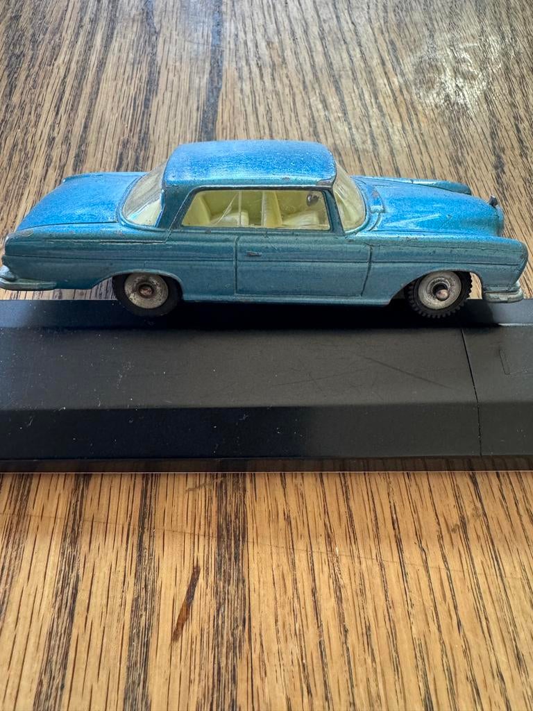 Dinky Toys Mercedes 300SE 1/43 - Blauw, Ophalen of Verzenden, Gebruikt, Auto, Dinky Toys