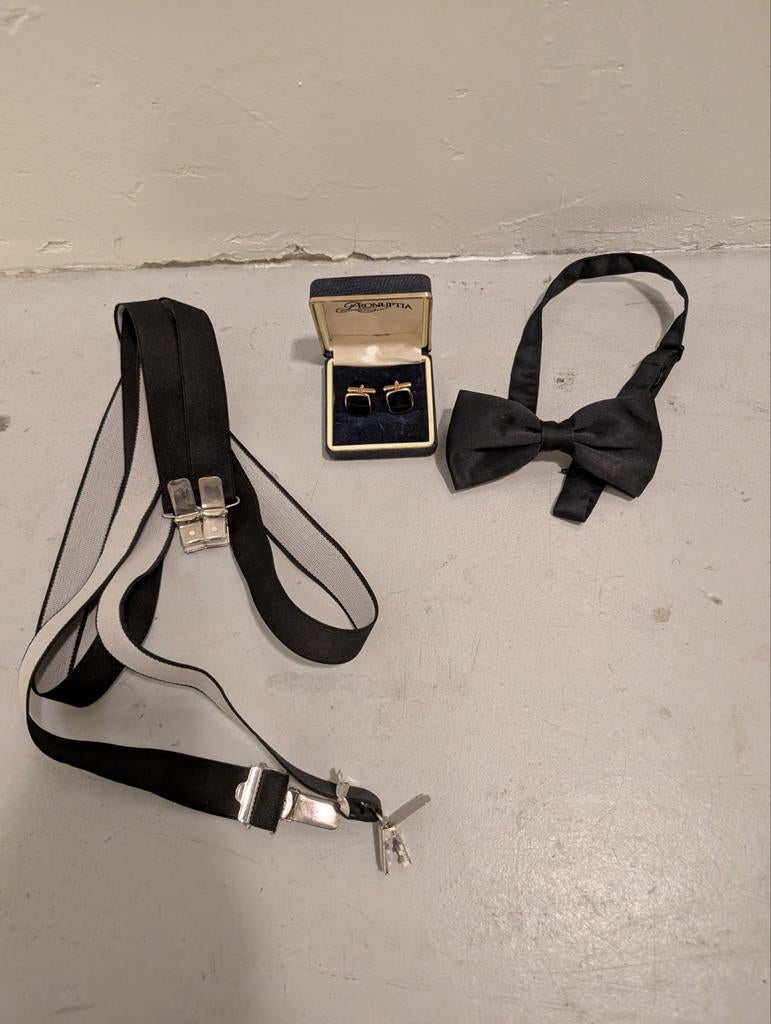 Manchetknopen, vlinderdas en bretels voor smoking, Ophalen of Verzenden, Zo goed als nieuw, Overige materialen