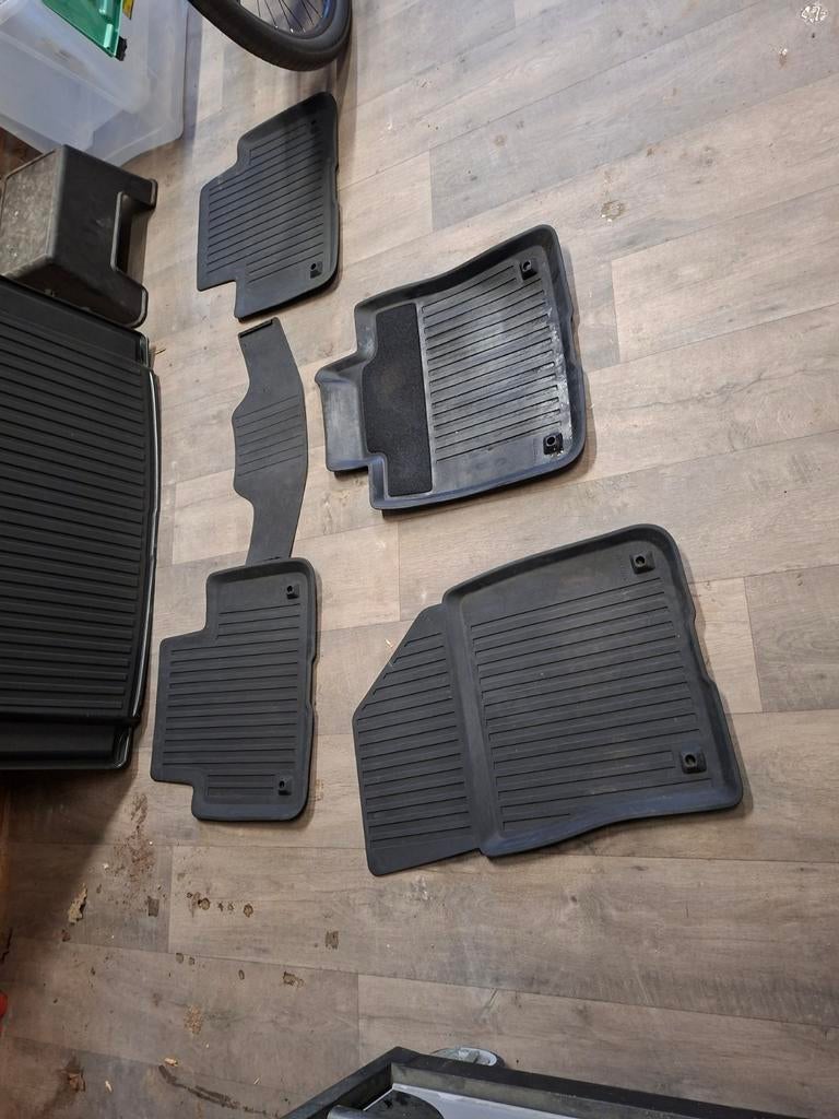 Rubberen automatten en kofferbakmat Volvo s60 (2019-2025), Ophalen of Verzenden, Gebruikt