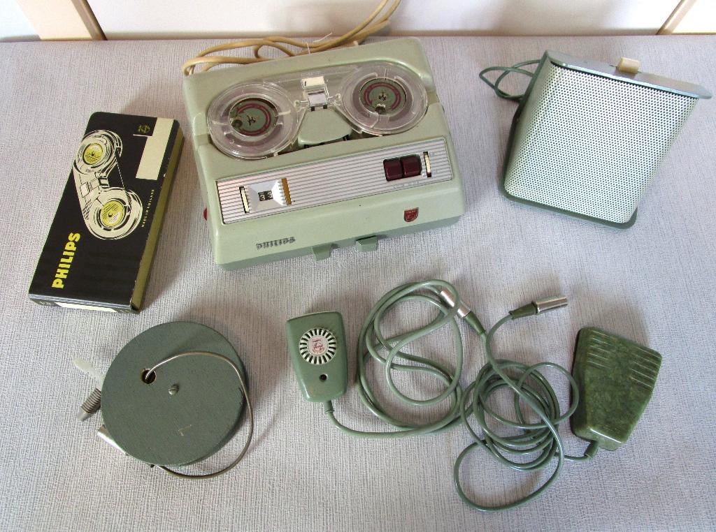Oude dictafoon Philips EL3581 met benodigdheden, Ophalen, Defecte bandrecorder, Met banden