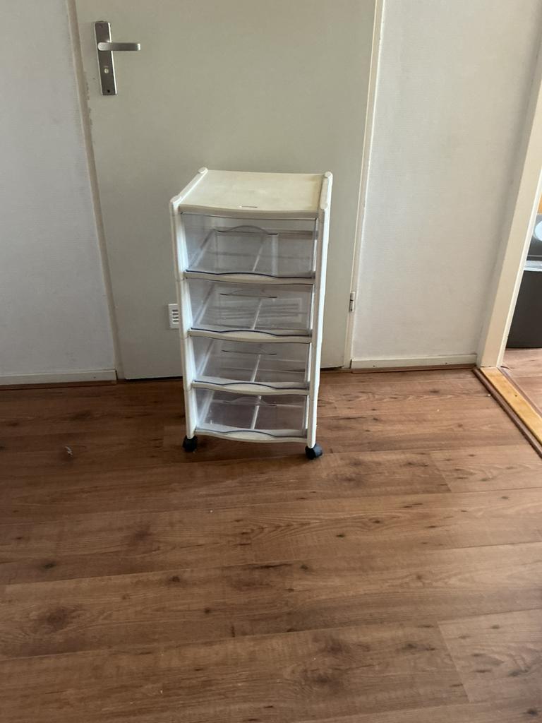 Curver opberg kastje op wielen., Ophalen, Gebruikt, Rolkastje